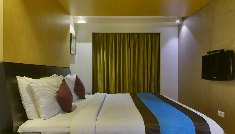 Davanam Sarovar Portico Suites Бенґалуру Екстер'єр фото