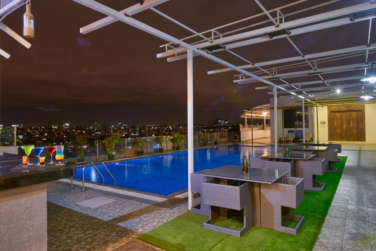 Davanam Sarovar Portico Suites Бенґалуру Екстер'єр фото