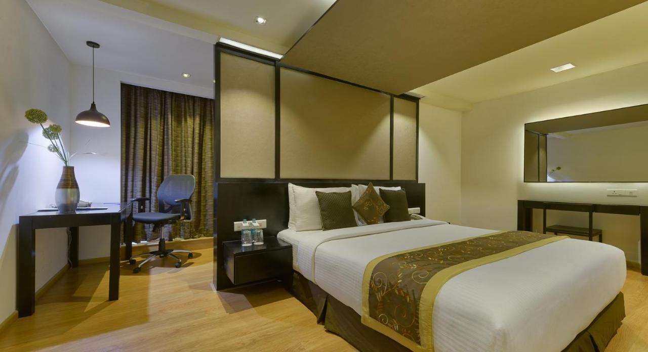 Davanam Sarovar Portico Suites Бенґалуру Екстер'єр фото